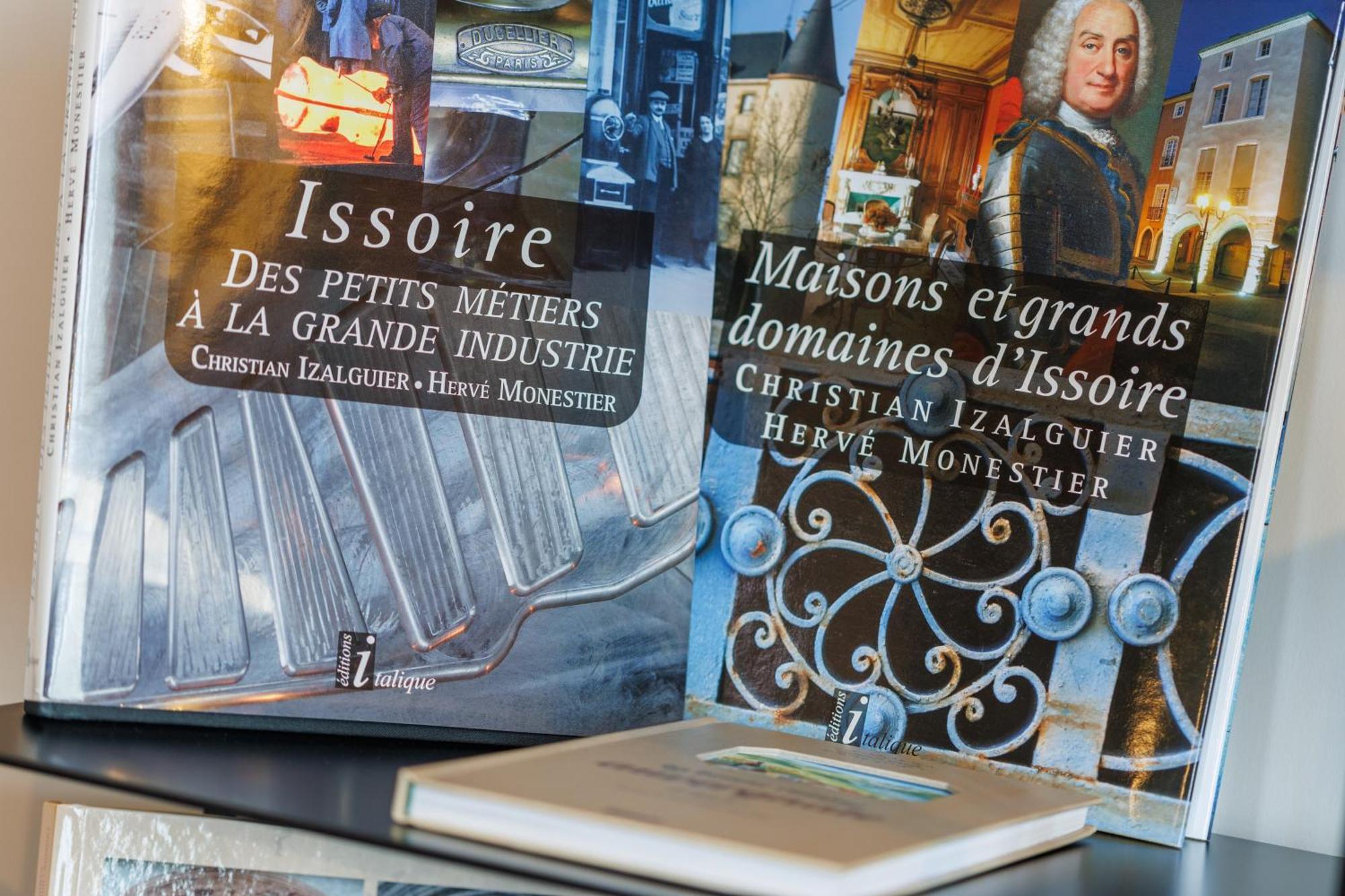 The Originals Boutique, Hotel Le Pariou, Иссуар Экстерьер фото