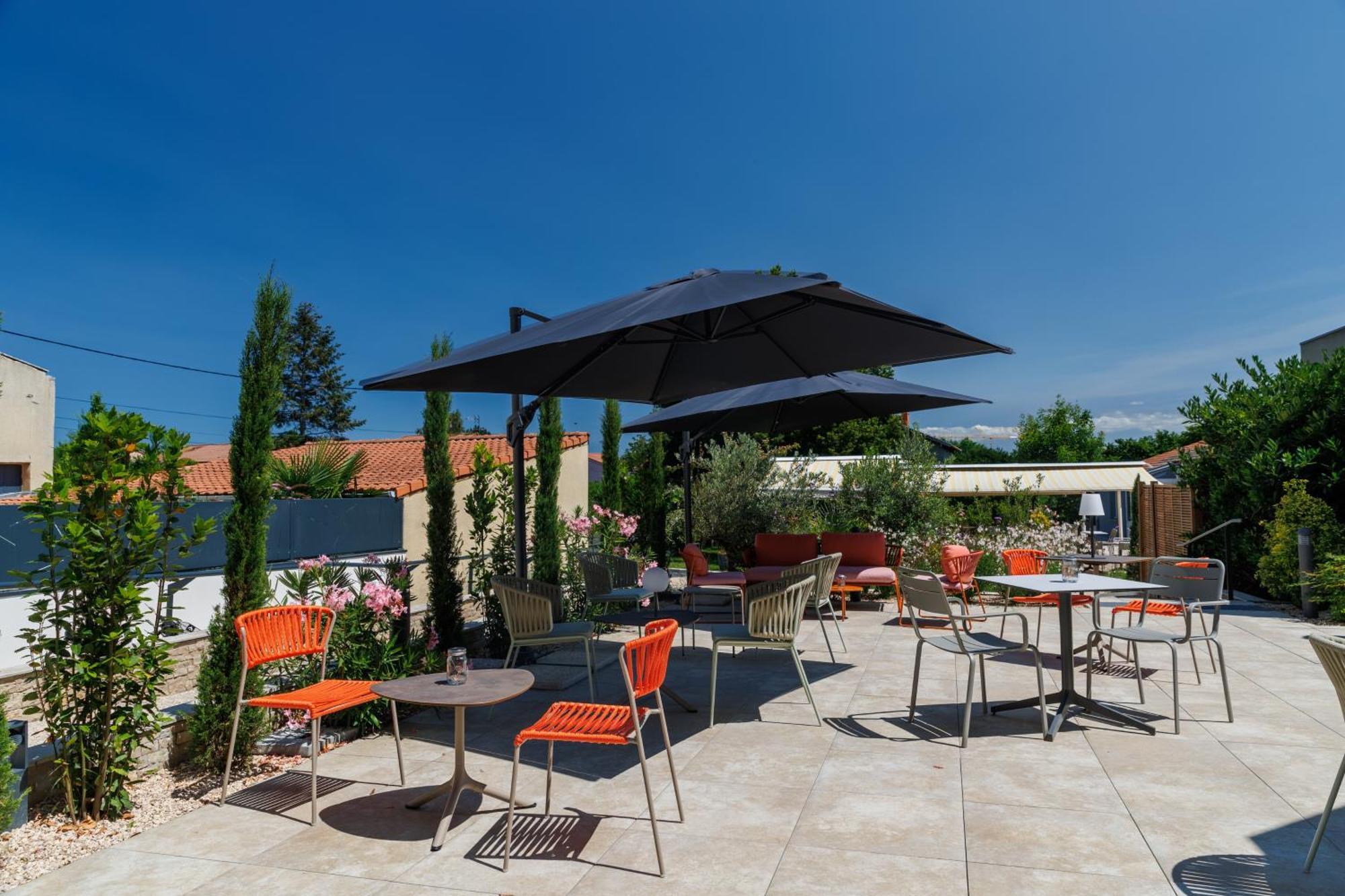 The Originals Boutique, Hotel Le Pariou, Иссуар Экстерьер фото