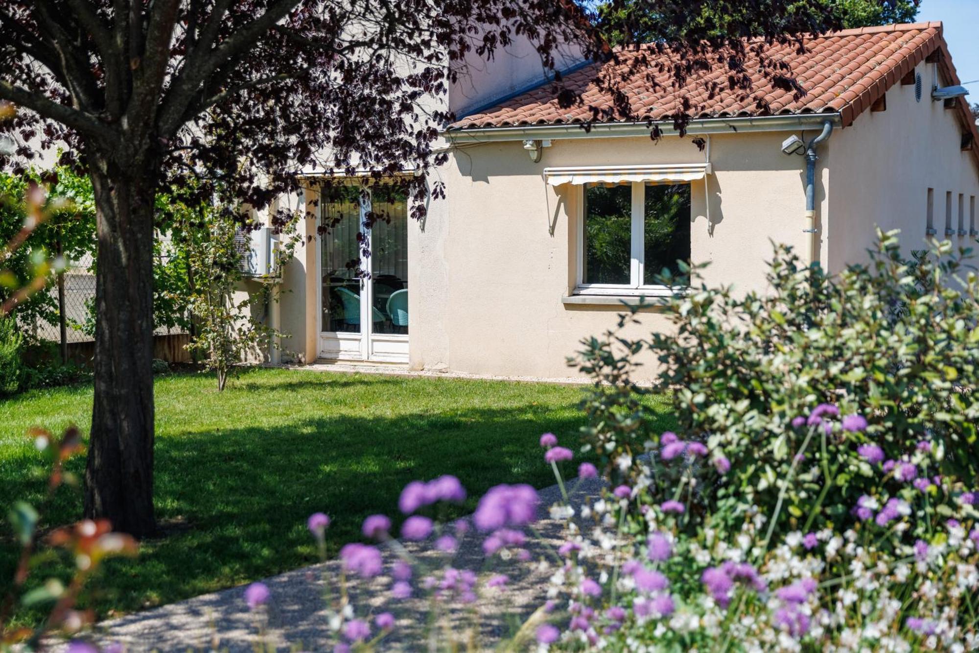 The Originals Boutique, Hotel Le Pariou, Иссуар Экстерьер фото